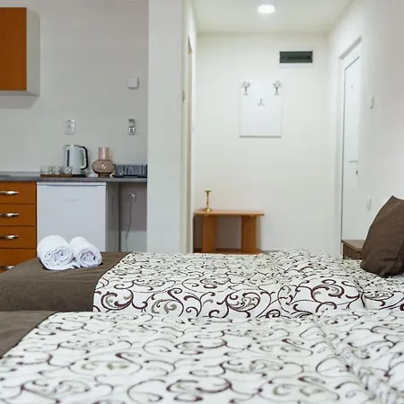 Centar Lux New * زرنيانين