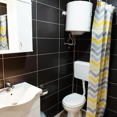 Centar Lux New زرنيانين