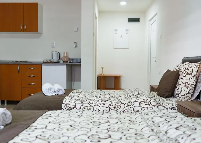 Centar Lux New * Ζρένιανιν